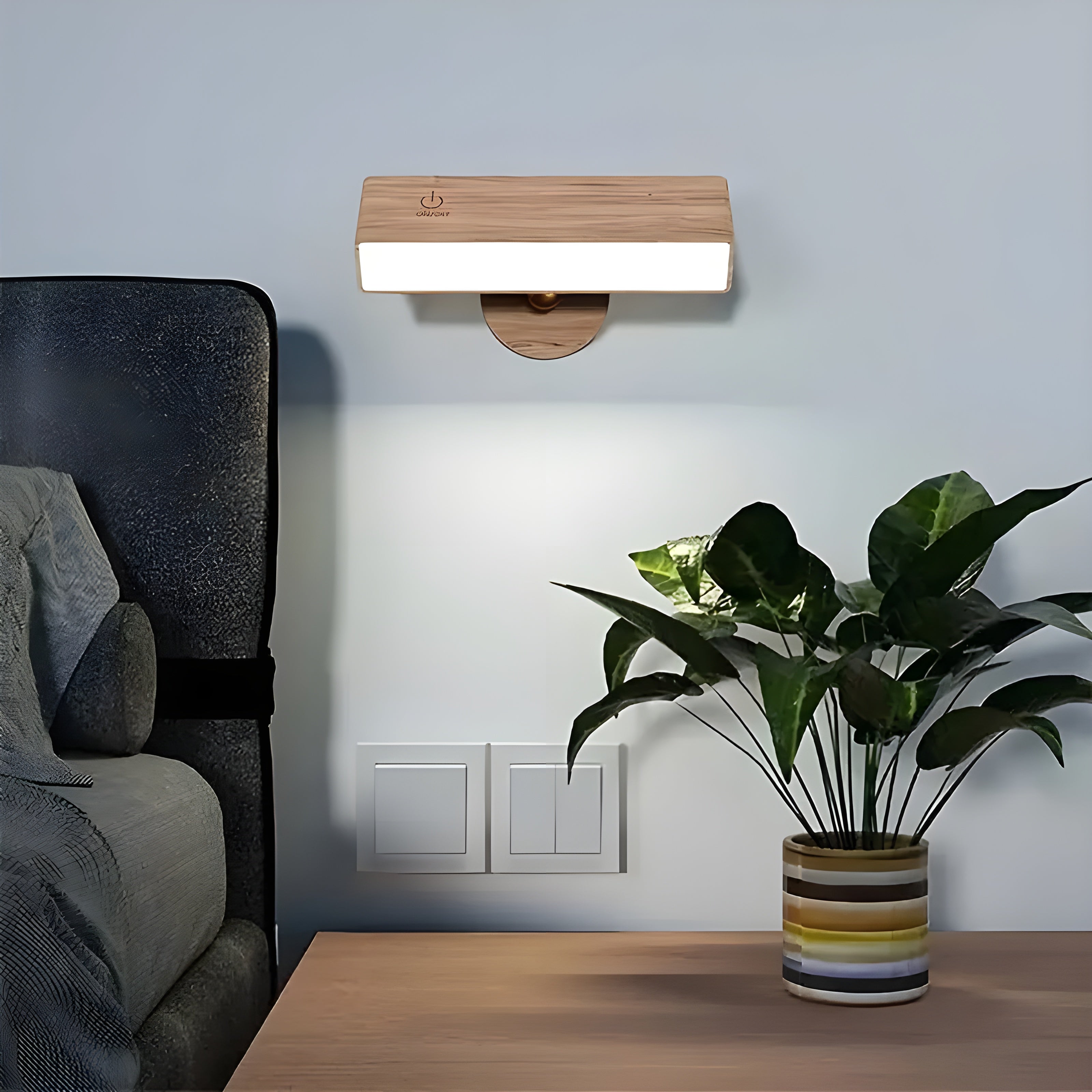 Klein Justerbar Vägglampa – Trä &amp; Magnet | Flexibel och Stilfull