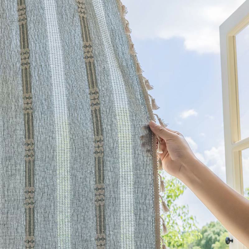 Randig Hål-Effekt Fringe Ljusfiltrering Gardin