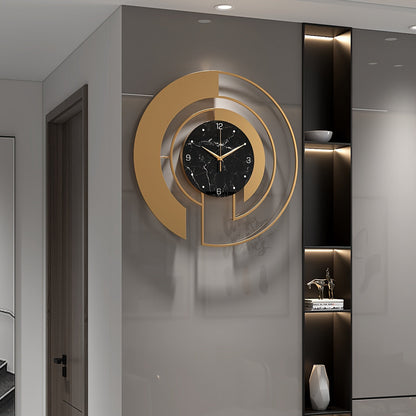 GeoGold - Modern Guld Väggklocka med Stilren Geometrisk Design