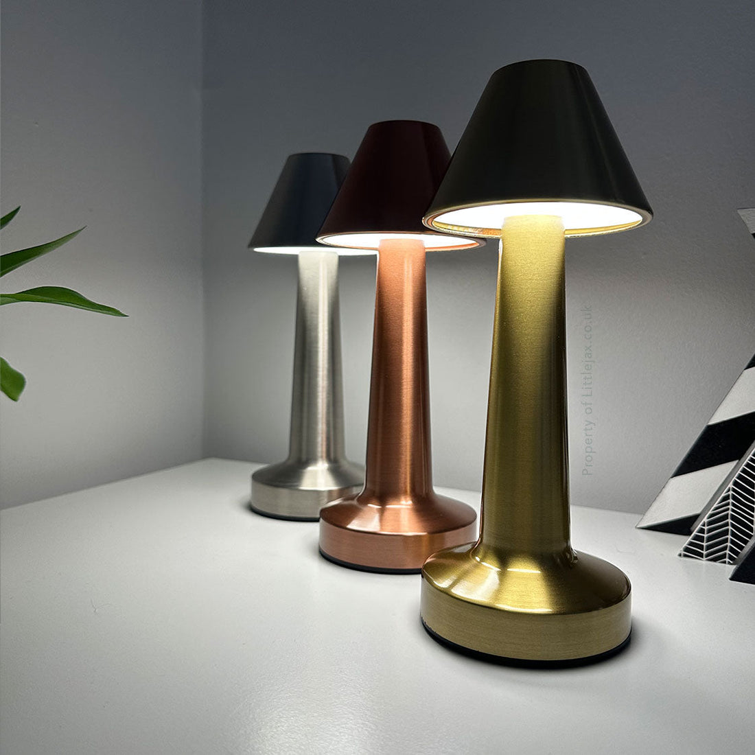 Ambient Oblique Modern Trådlös Bordslampa med 3 Belysningslägen
