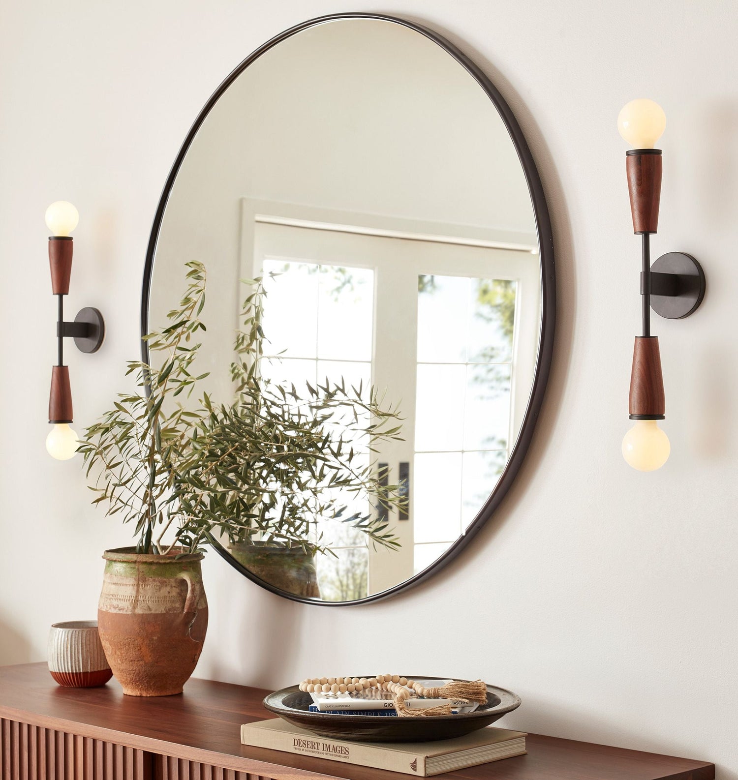 Tvåarmad glasvägglampa – Elegant retro-design med metall &amp; E27-fatning