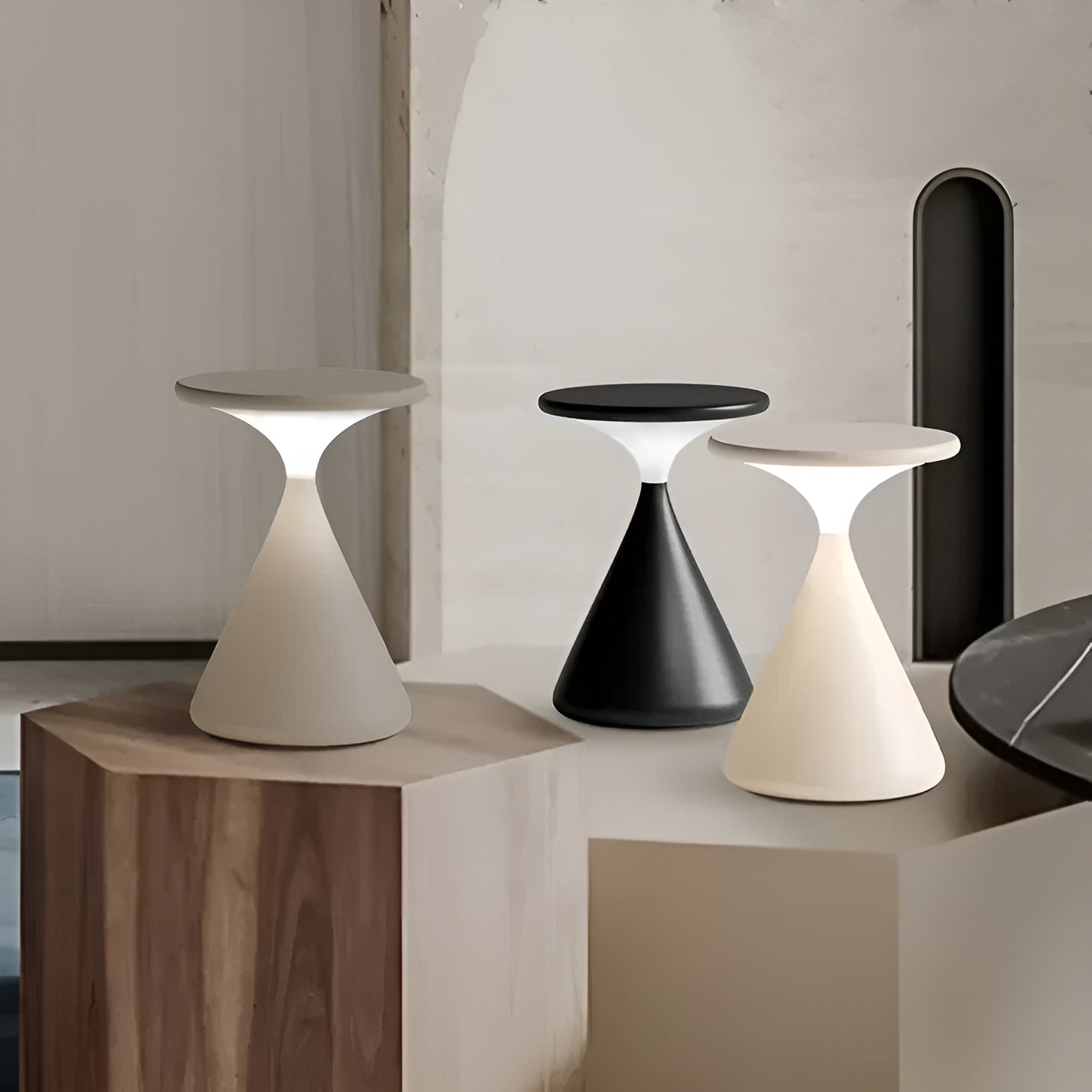 Trådlös LED-bordslampa – Dimbar och Uppladdningsbar i Sanduhr-design