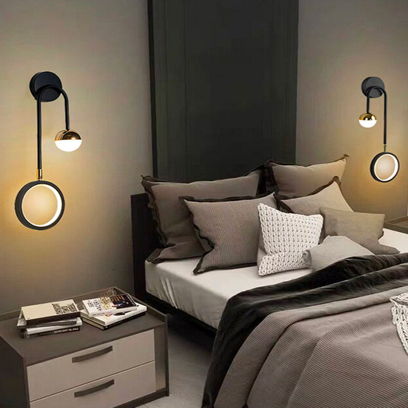 Carvallo – Väggmonterad lampa med böjd arm och cirkulärt ljus för varm atmosfär