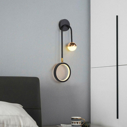 Carvallo – Väggmonterad lampa med böjd arm och cirkulärt ljus för varm atmosfär