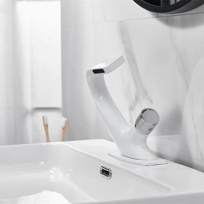 Aquacascade Vattenfall Kran - Lyxig Tvättställsblandare i Svart eller Krom med Spa-Style Flöde