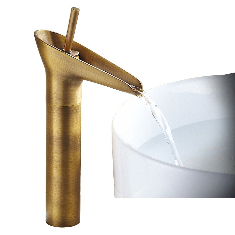 AquaFalls – Antik vattenfall handfat kran i mässing med bronsfinish