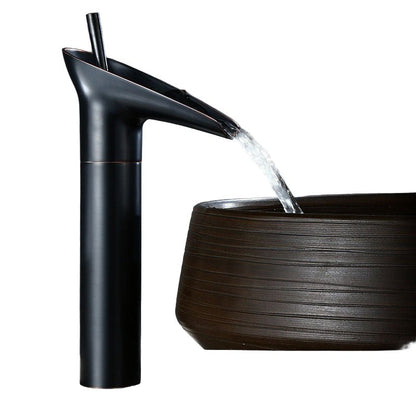 AquaFalls – Antik vattenfall handfat kran i mässing med bronsfinish