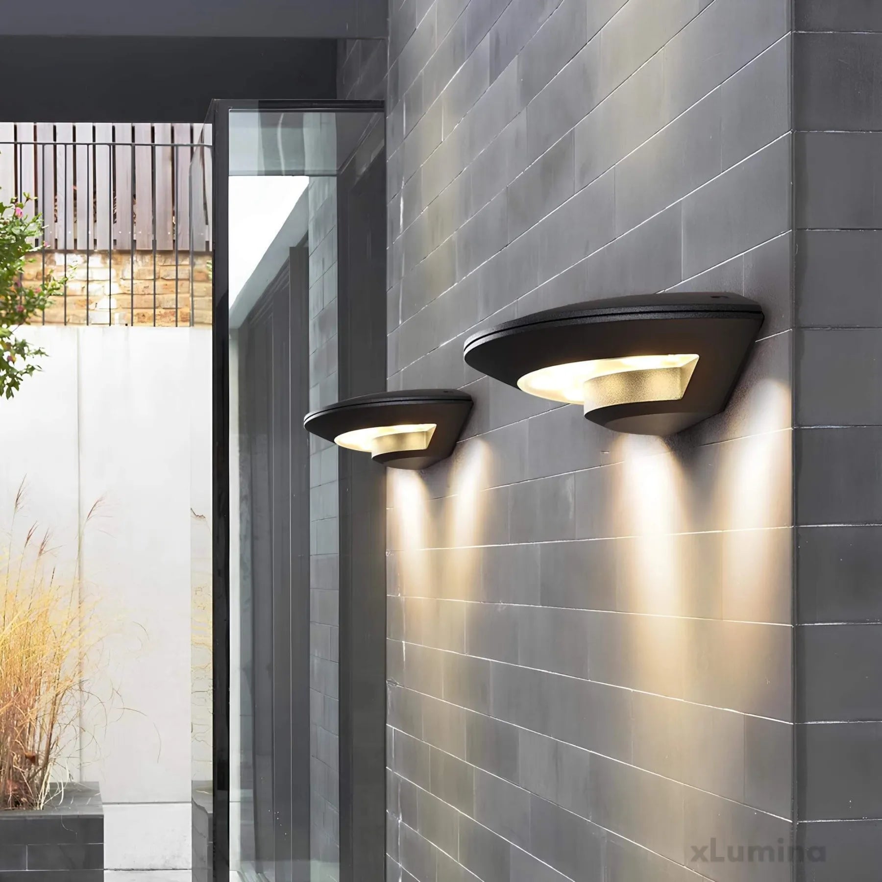 Carvallo Modern Utomhusvägglampa | Väderbeständig &amp; Energieffektiv | Varmt Ljus &amp; Enkelt Montage | 24,5×12,5×6,5 cm