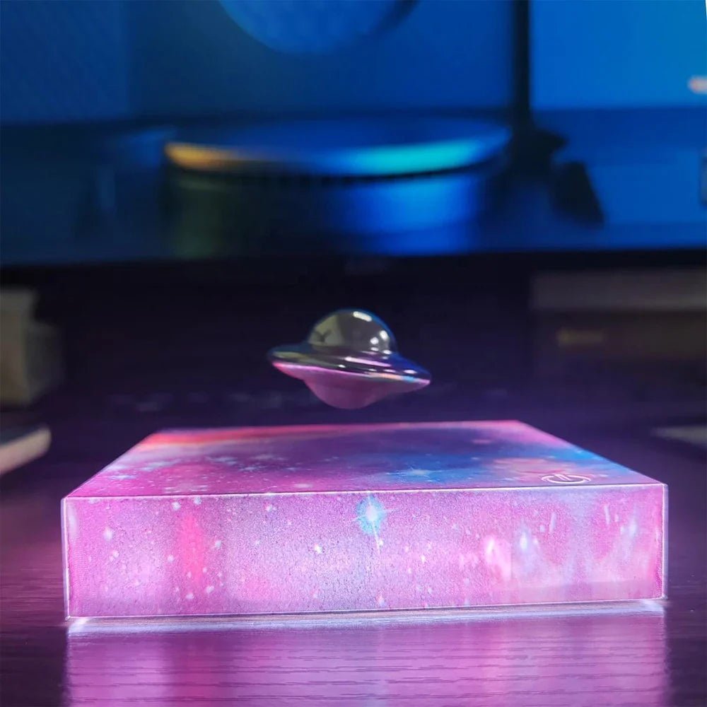 ASTROGLOW – Magnetiskt svävande rymdskepp LED-nattljus