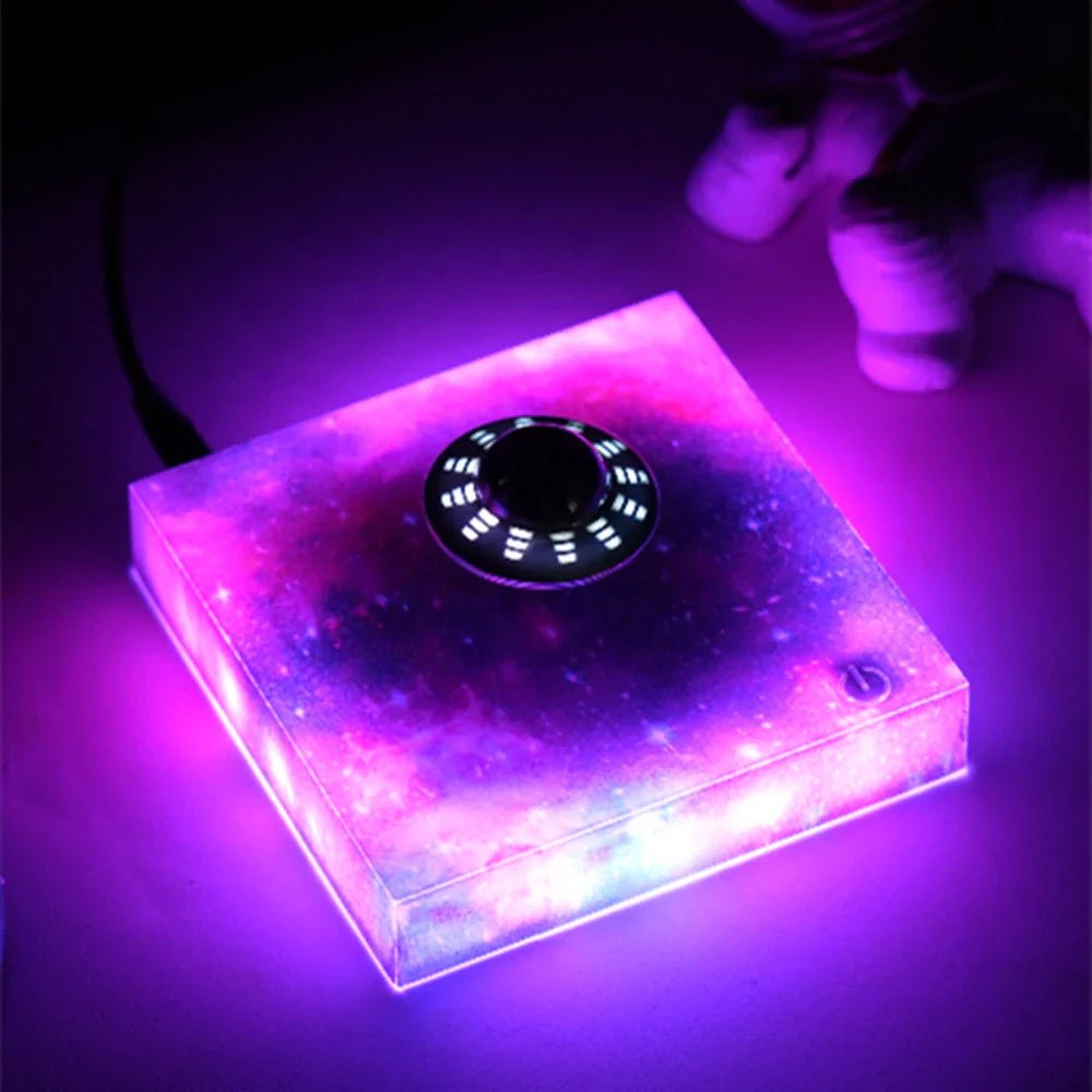 ASTROGLOW – Magnetiskt svävande rymdskepp LED-nattljus