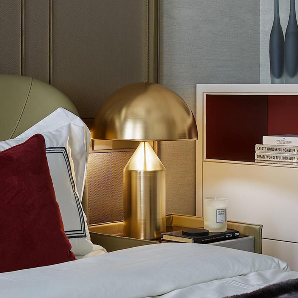Luna Metall Bordslampa - Modern Belysning