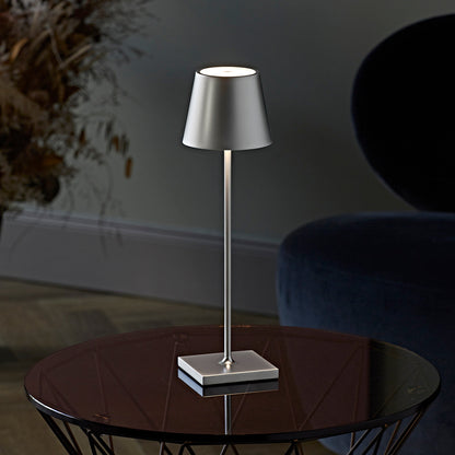 Lång bordslampa med dimbar belysning
