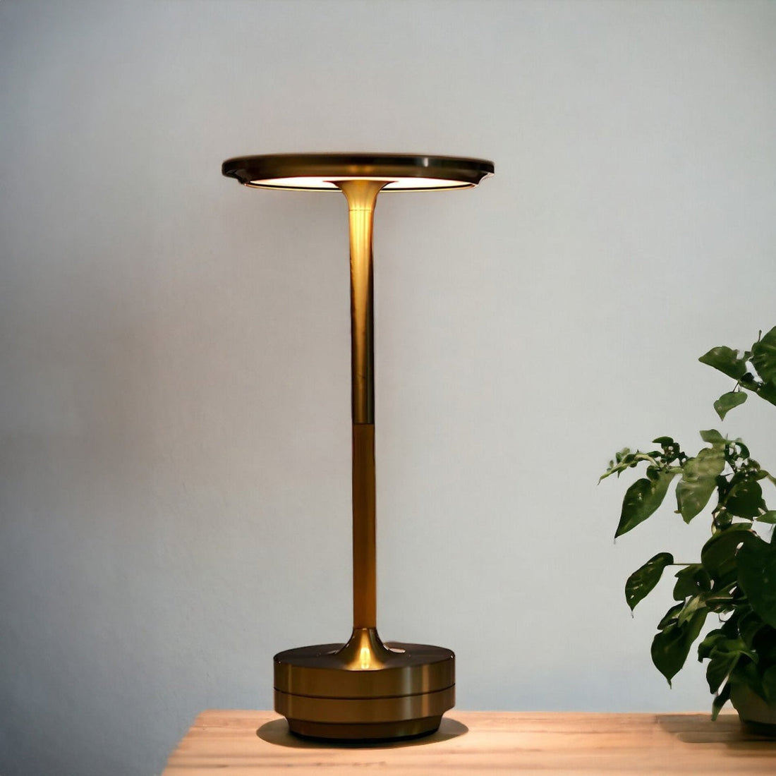 LED Bordslampa med mässing Touch Control