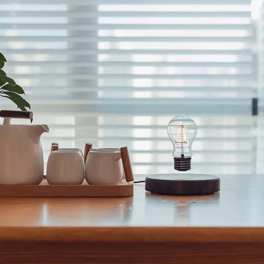 AURAFLOAT – Svävande LED-lampa med magnetupphängning och touchkontroll