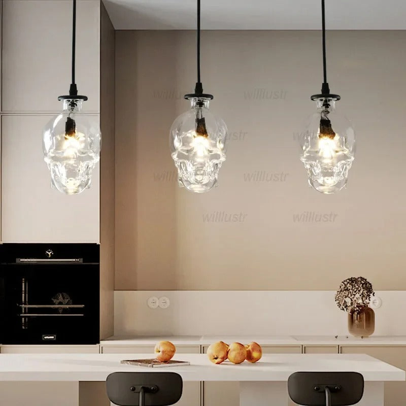 SkullGlow - Glas Skalle Hänge med LED-lampa för gotisk känsla