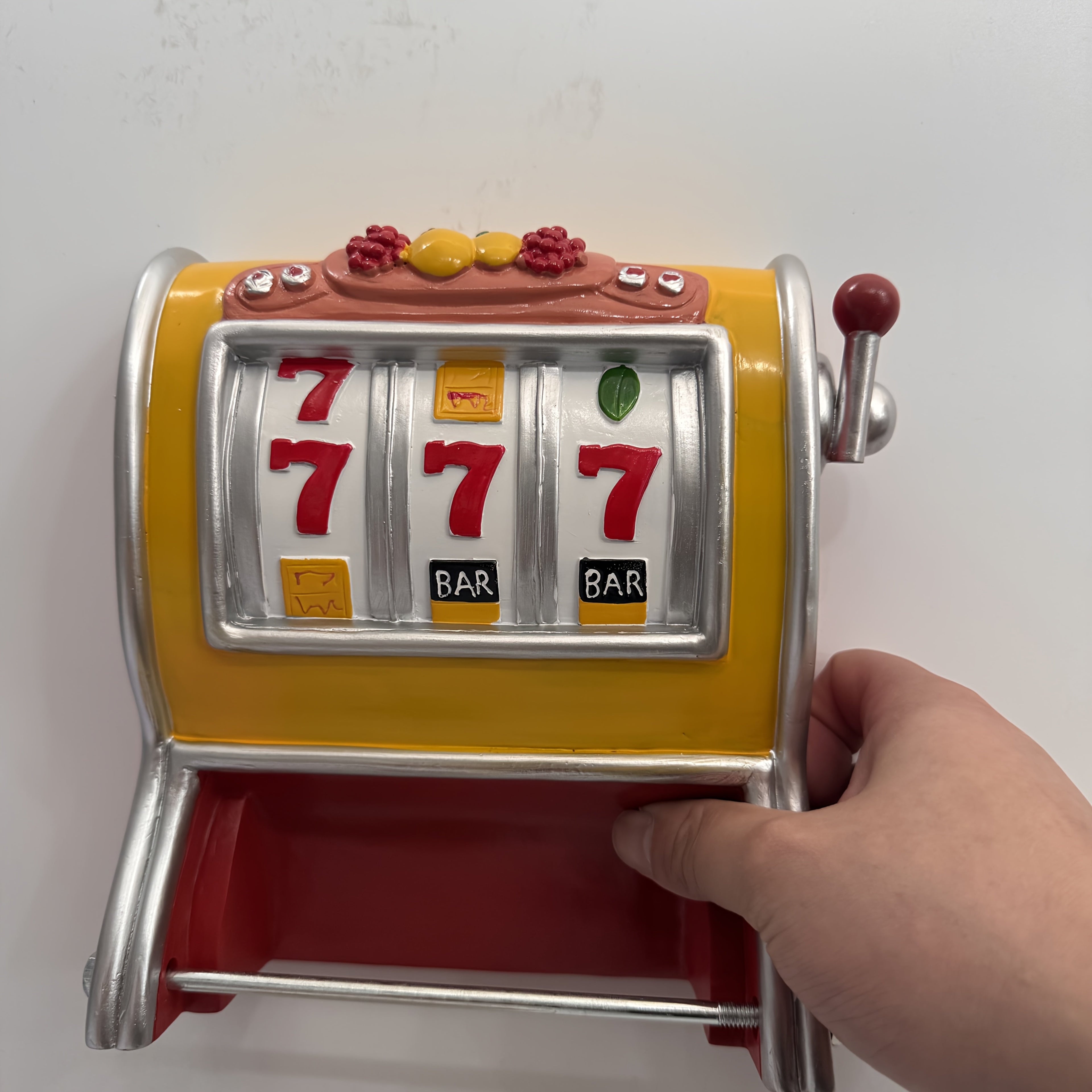 Jackpot Toalettrullehållare – Spelmaskinsdesign &amp; Väggmonterad