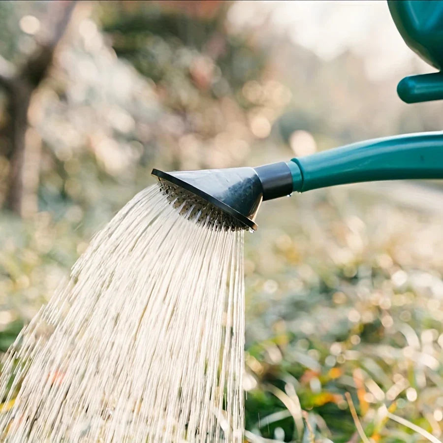 Vattenspruta med stor kapacitet och lång pip för precis vattning och växtvård