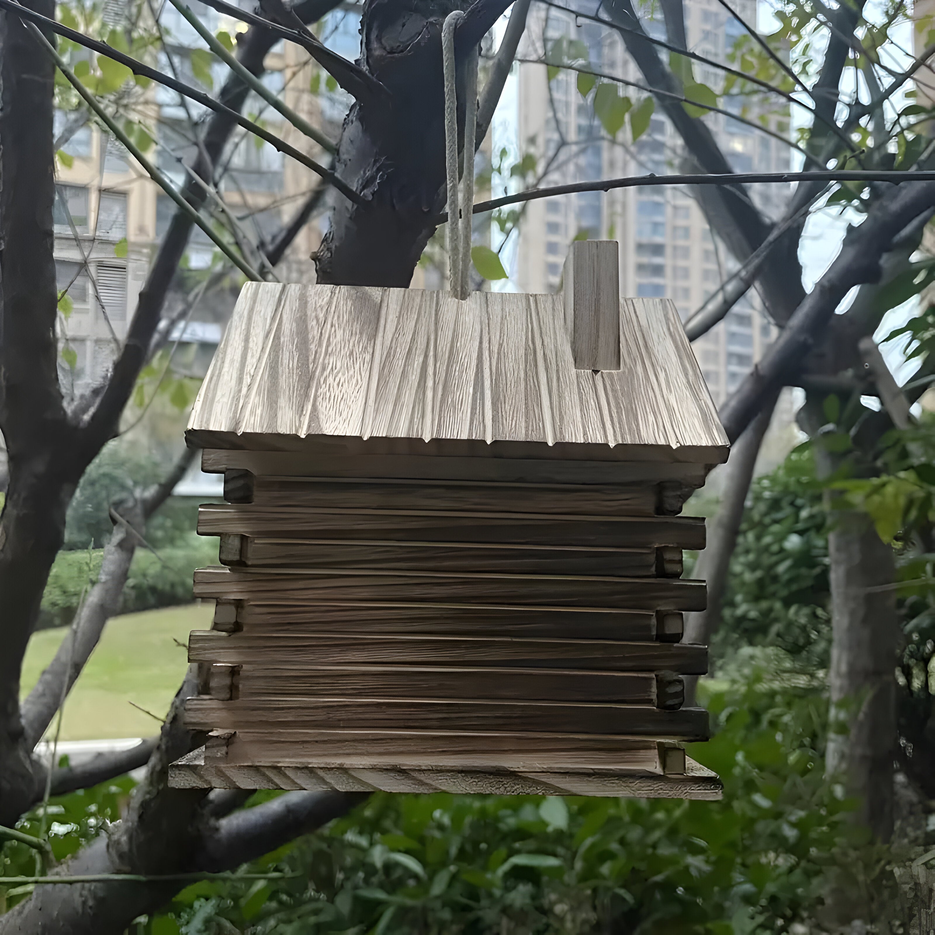 HollowHaven Nest - Rustikala trädfågelhus