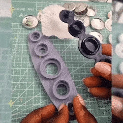 Carvallo | CraftNest – Din snabba väg till perfekta tygknappar!