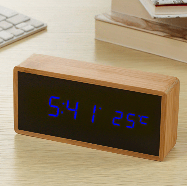 Bamboo LED väckarklocka - Minimalistisk design