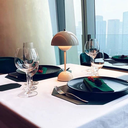 Multifärgad LED Touch Lampa med Justerbar Ljusstyrka