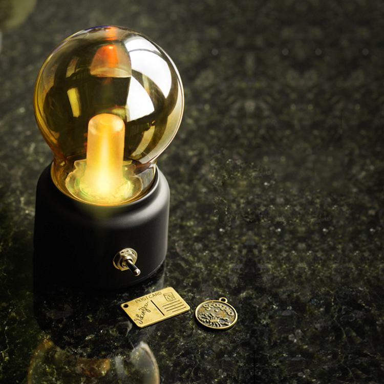 RetroGlow - Bärbar LED nattlampa med uppladdningsbart batteri