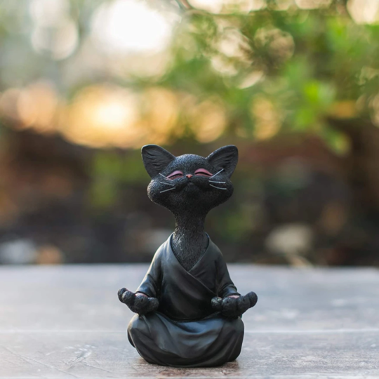 SerenePaws - Handgjord Buddha Katt Staty för inspirerad interiör