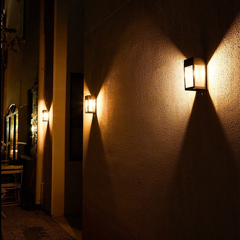 Carvallo Solar Vägglampa för Trädgårdsgärde | Väderbeständig & Automatisk | Varm- & Kallvit | Stämningsfull LED-belysning