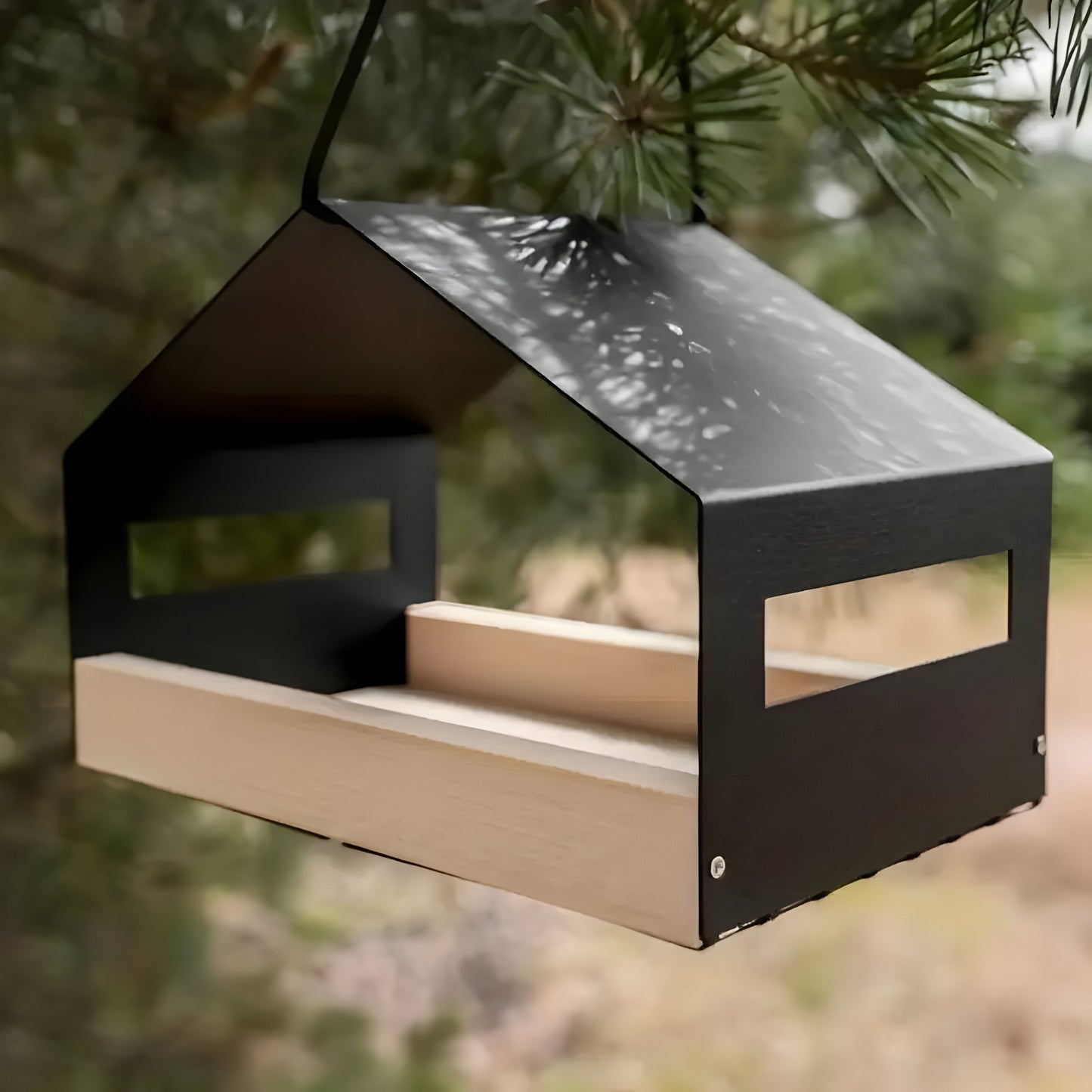 Carvallo – Hängande fågelhus med naturlig design för ett livligt trädgårdsliv