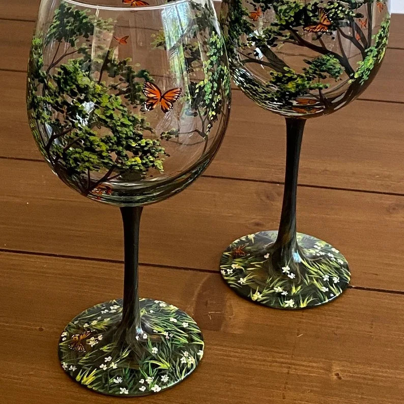 NatureVista – Handmålat glas med intrikata trä- och blomsterdesign