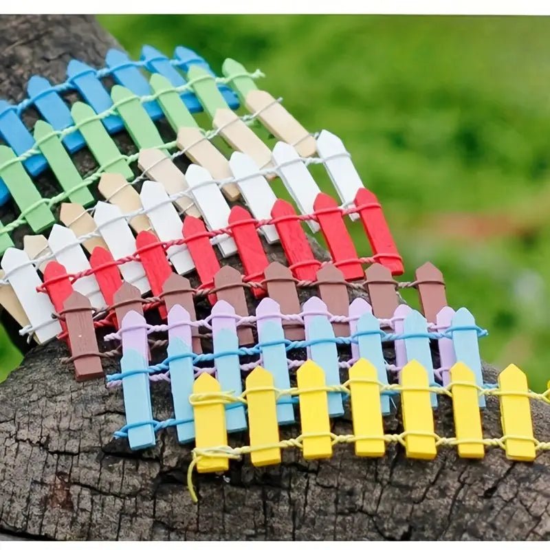 Miniatyr trädgårdsgärde i trä – Färgglad dekoration för feuträdgård och modellbygge