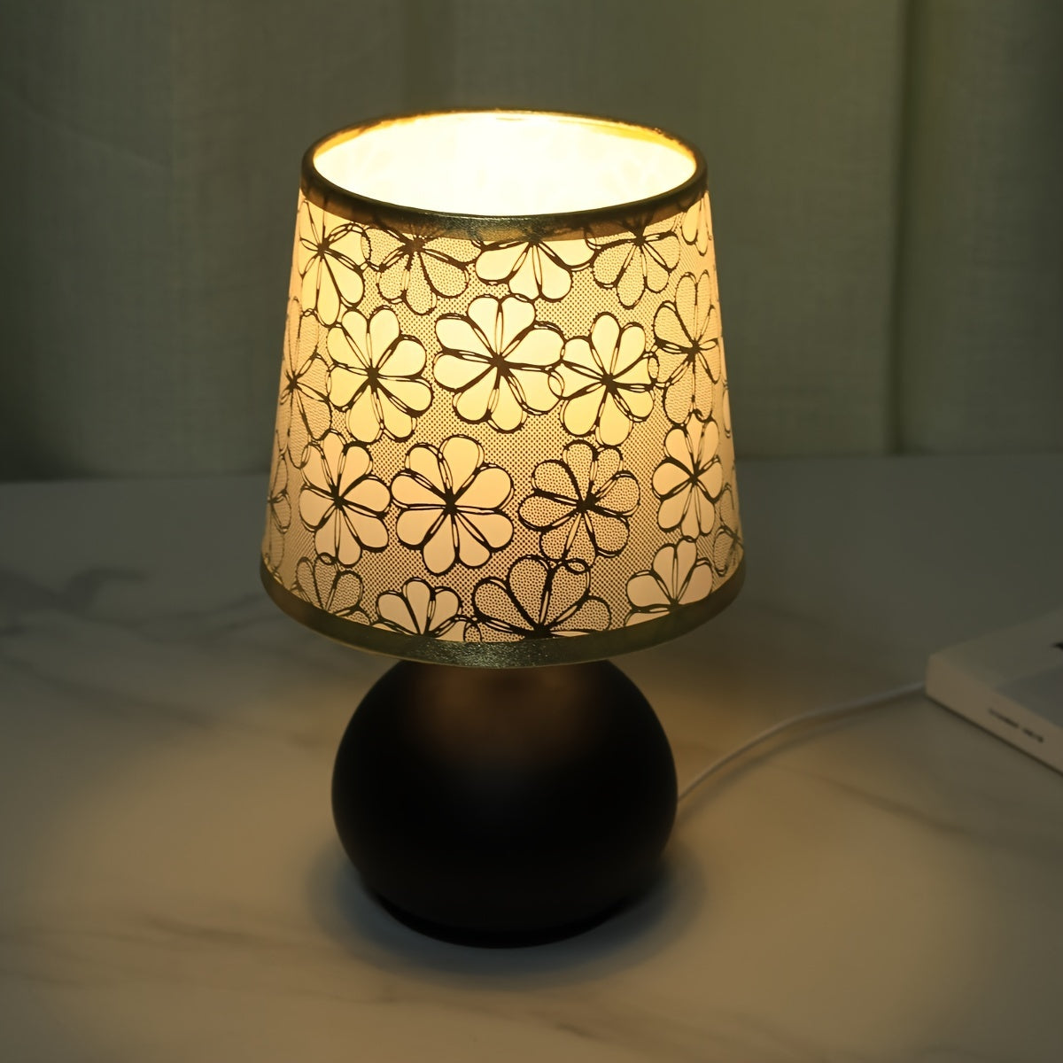 RetroLampa - Modern Skandinavisk Tygbordslampa med Metallfot USB