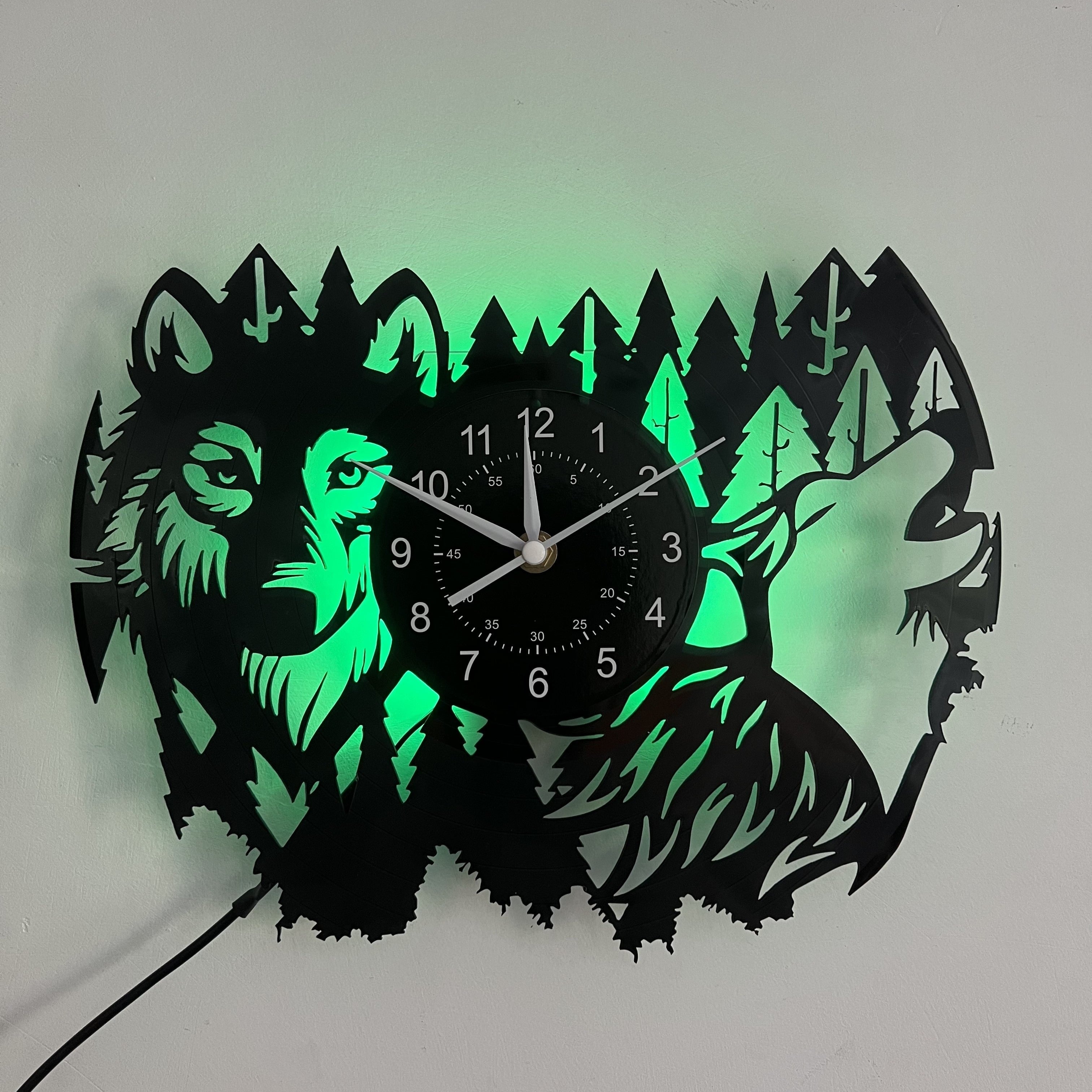 HuskyVinyl - Avkopplande Vintage Väggklocka med Husky-tema