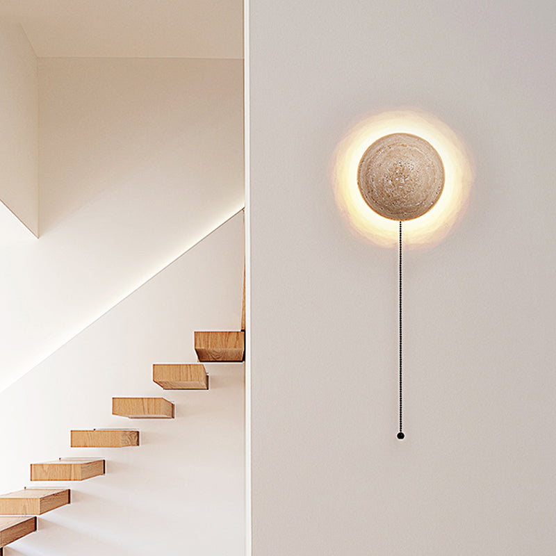 Noordisk crèmekolore vägglampa