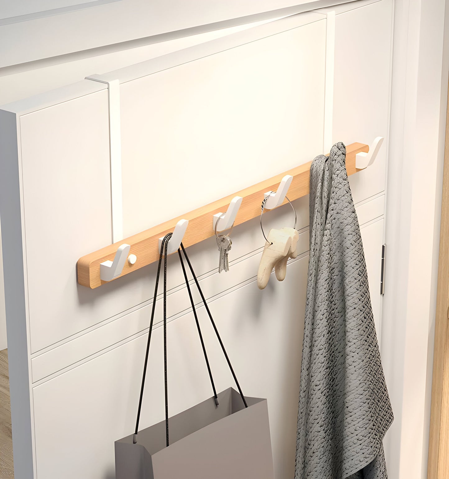 Carvallo - Minimalistisk väggkrok med naturlig träådring och slät finish