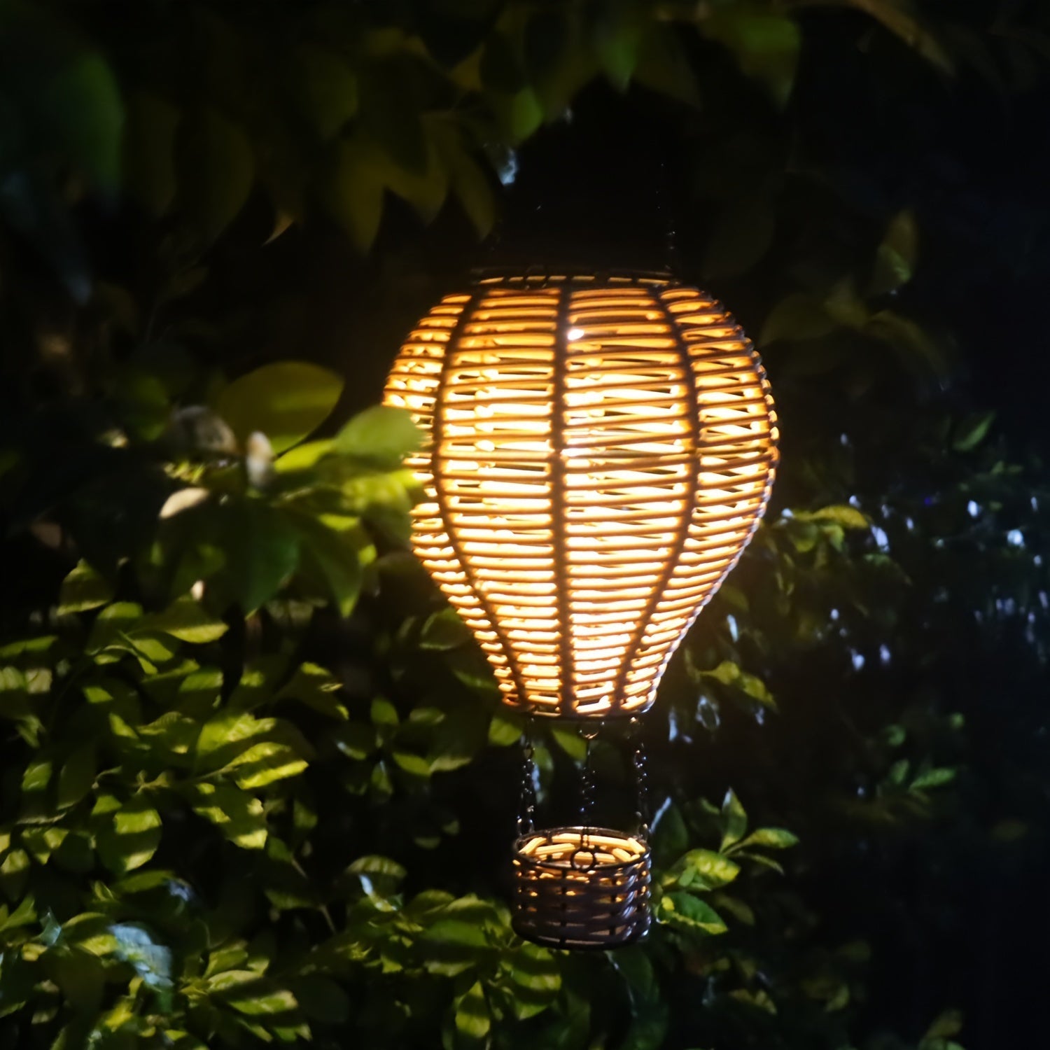 Luftballong Trädgårdslampa - För Magiska Kvällar i Din Trädgård