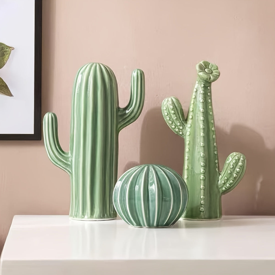 Trio av Keramiska Kaktusdekorationer – Randiga &amp; Texturerade Inomhusornament