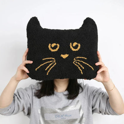 Tecknad kastkuddar med broderad bomullsdesign