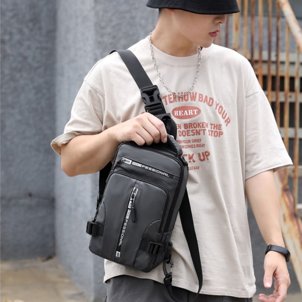 Vattentät Multi-Funktionell Axelväska – Mångsidig och Stylad Axellväska för Dagligt Användande