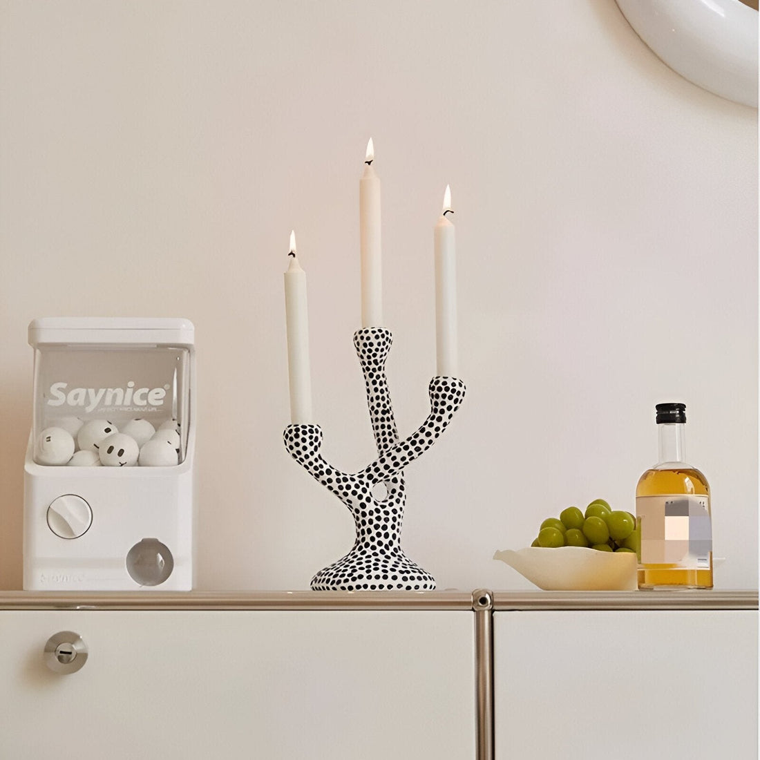 Keramisk svart och vit prickig ljushållare modern dekoration