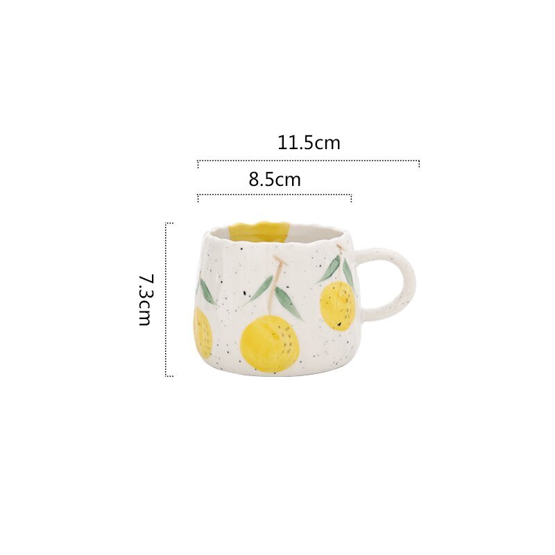 Keramisk kaffekopp med lekfullt fruktdesign
