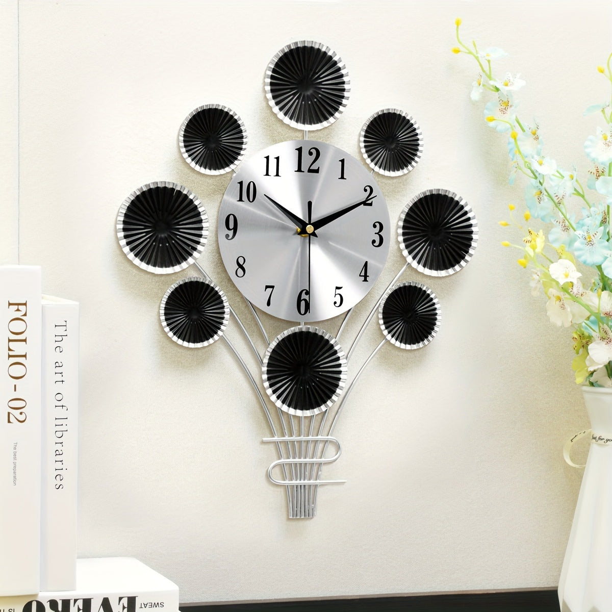 Modern Metallisk Tyst Väggklocka - Ballongformad, Dekorativ för Vardagsrum och Sovrum