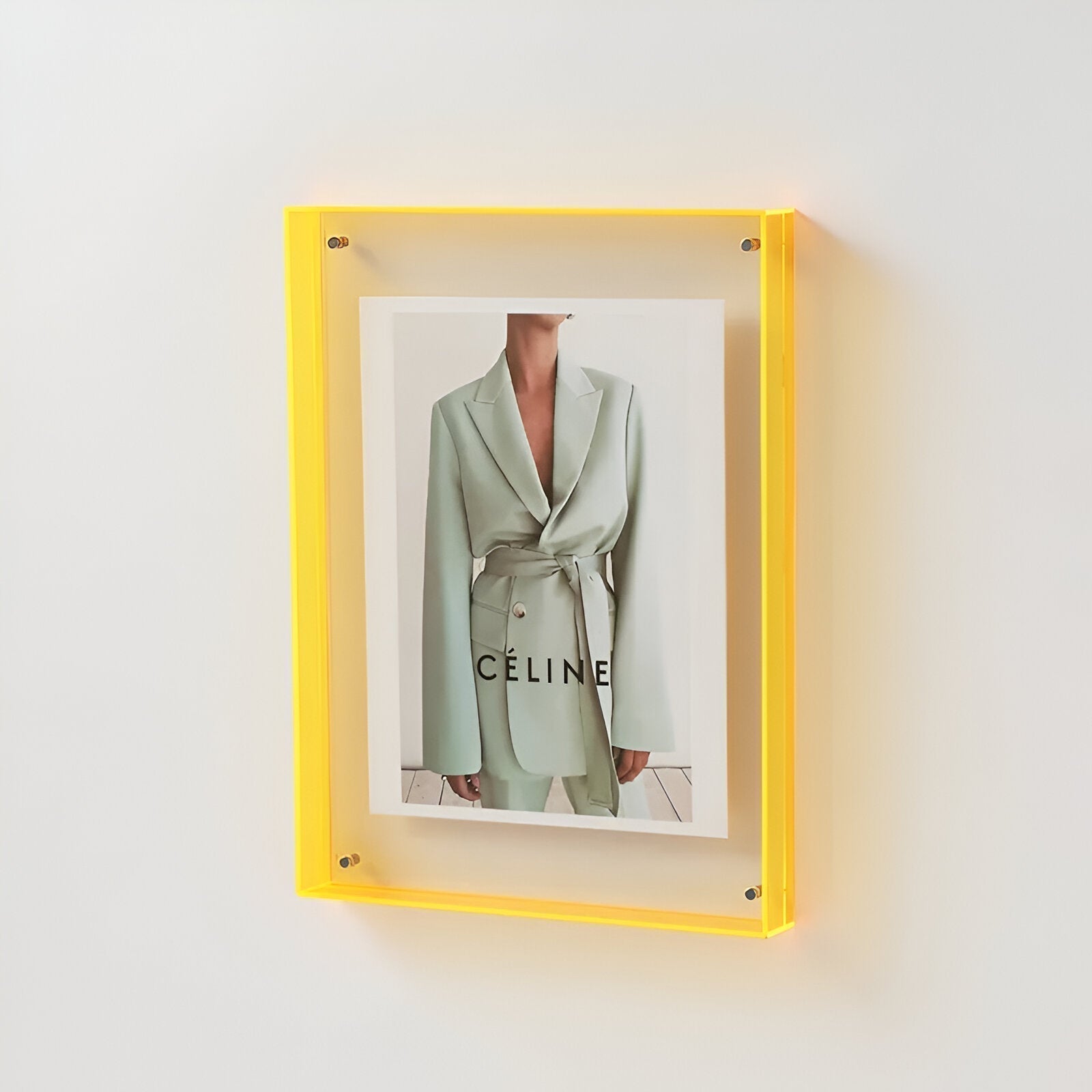 Luxora AcryGlow – Transparent foto ram med modern minimalistisk design