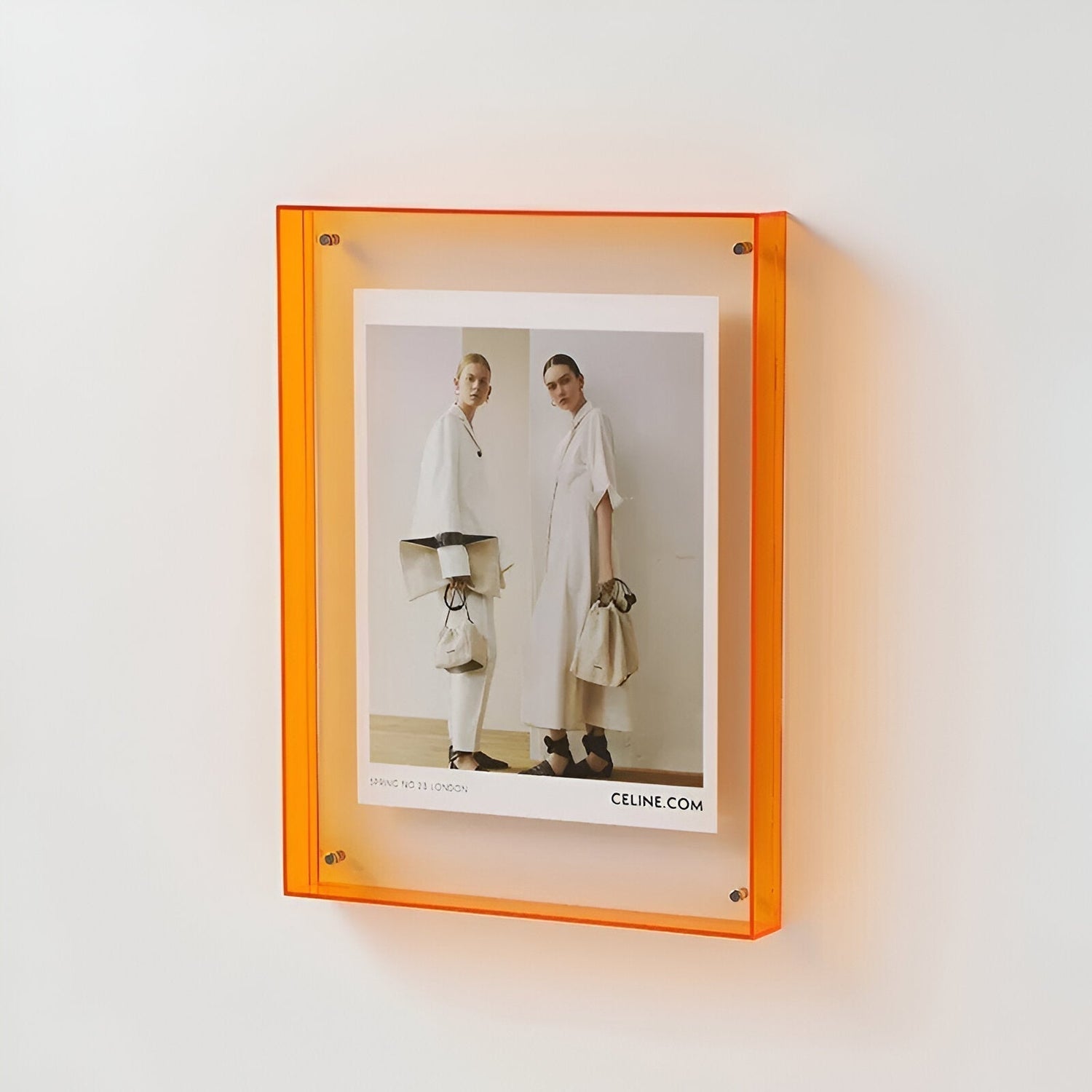 Luxora AcryGlow – Transparent foto ram med modern minimalistisk design