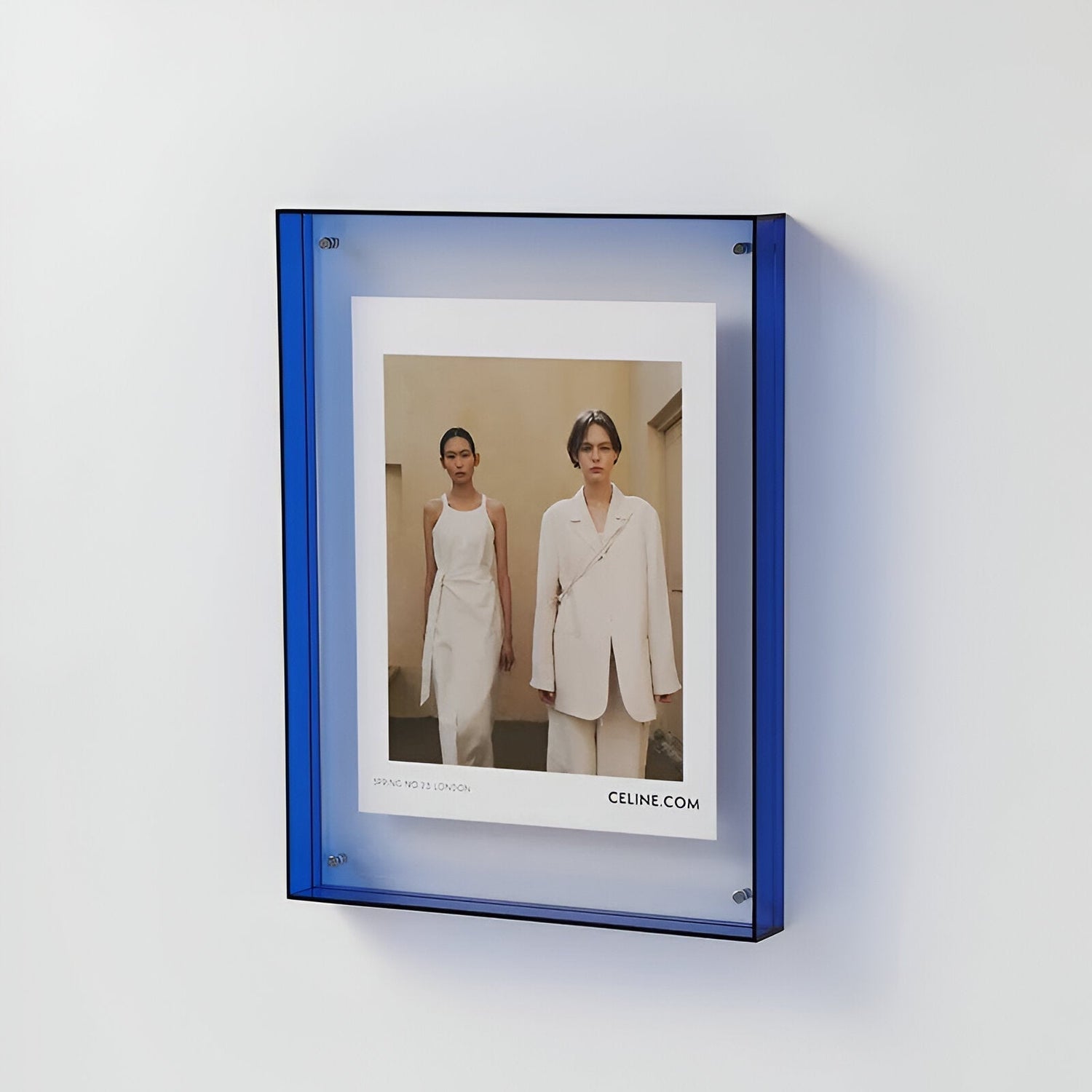Luxora AcryGlow – Transparent foto ram med modern minimalistisk design
