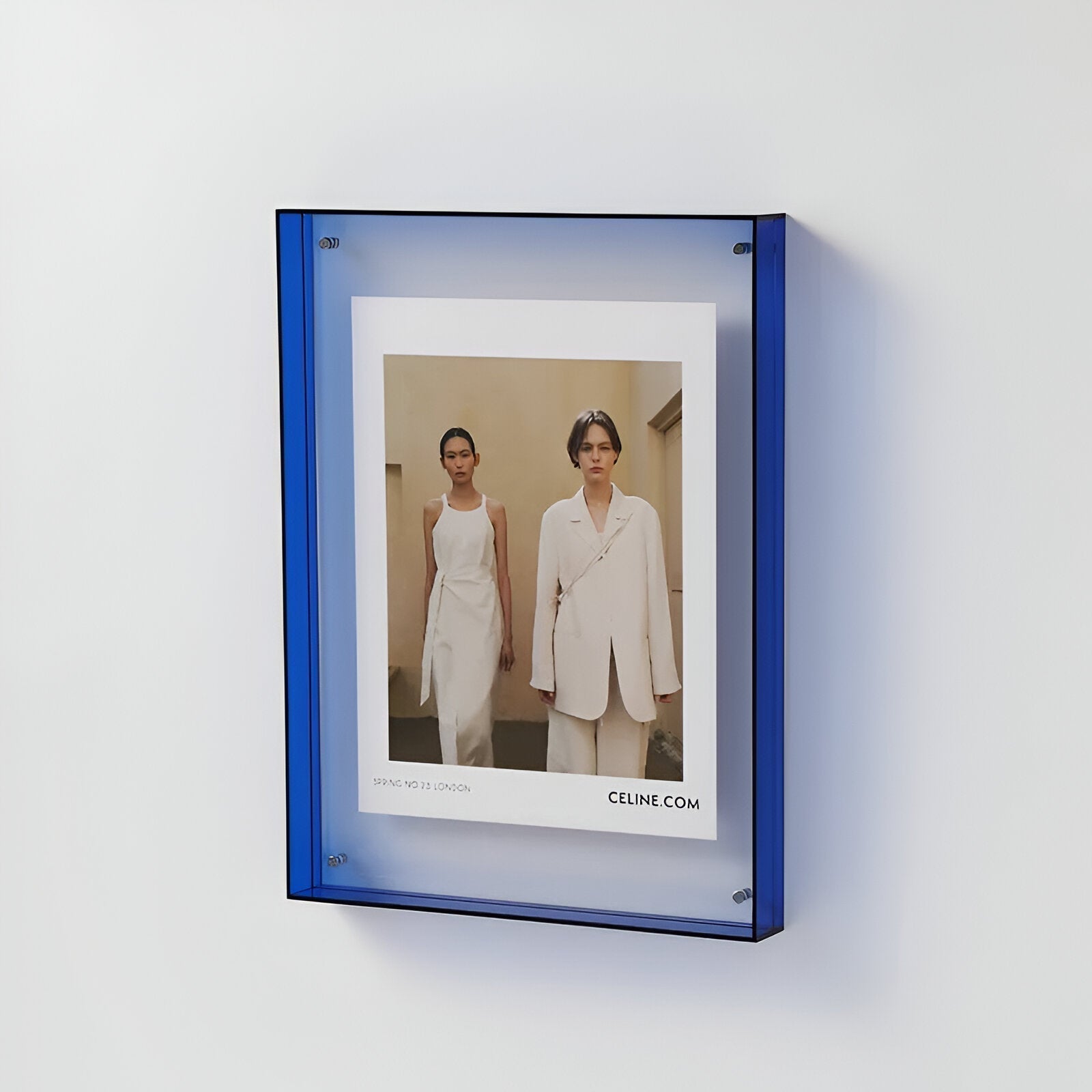 Luxora AcryGlow – Transparent foto ram med modern minimalistisk design