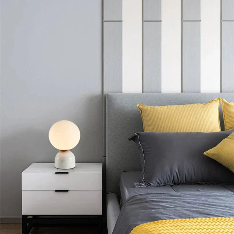 Carvallo - Stilig bordslampa i marmor för en sofistikerad stämning