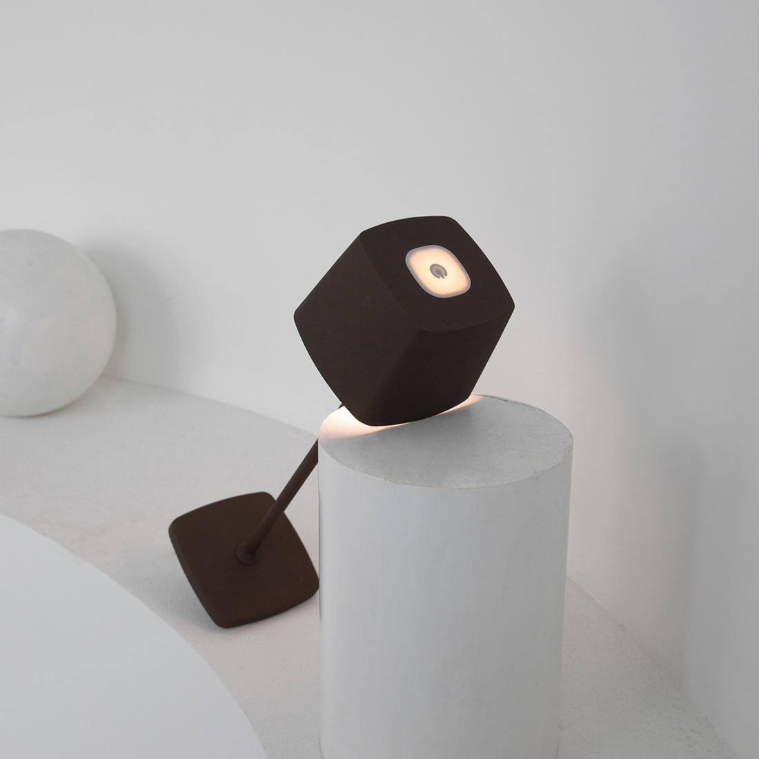 Bärbar Bordslampa med Flexibel Belysning