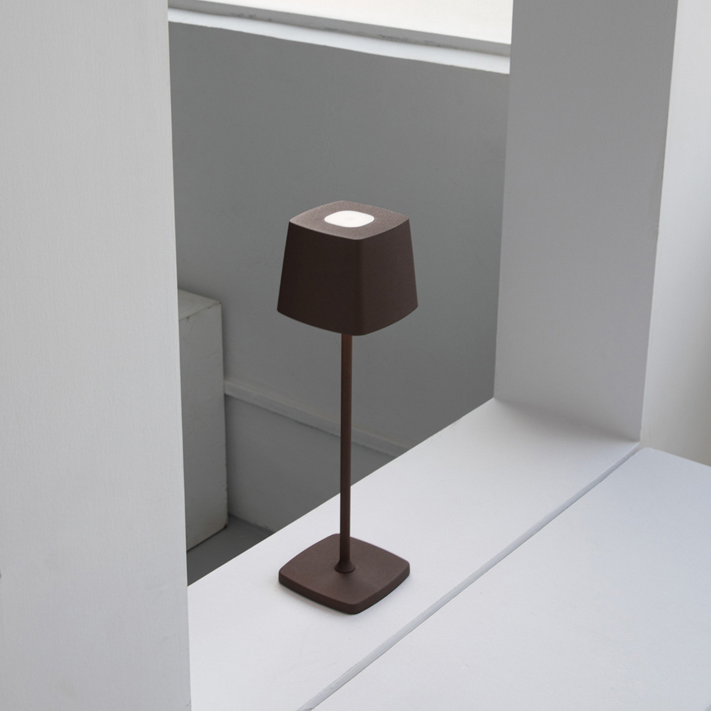 Carvallo – Lyxig Dimbar Bordslampa med Elegant Touch Control