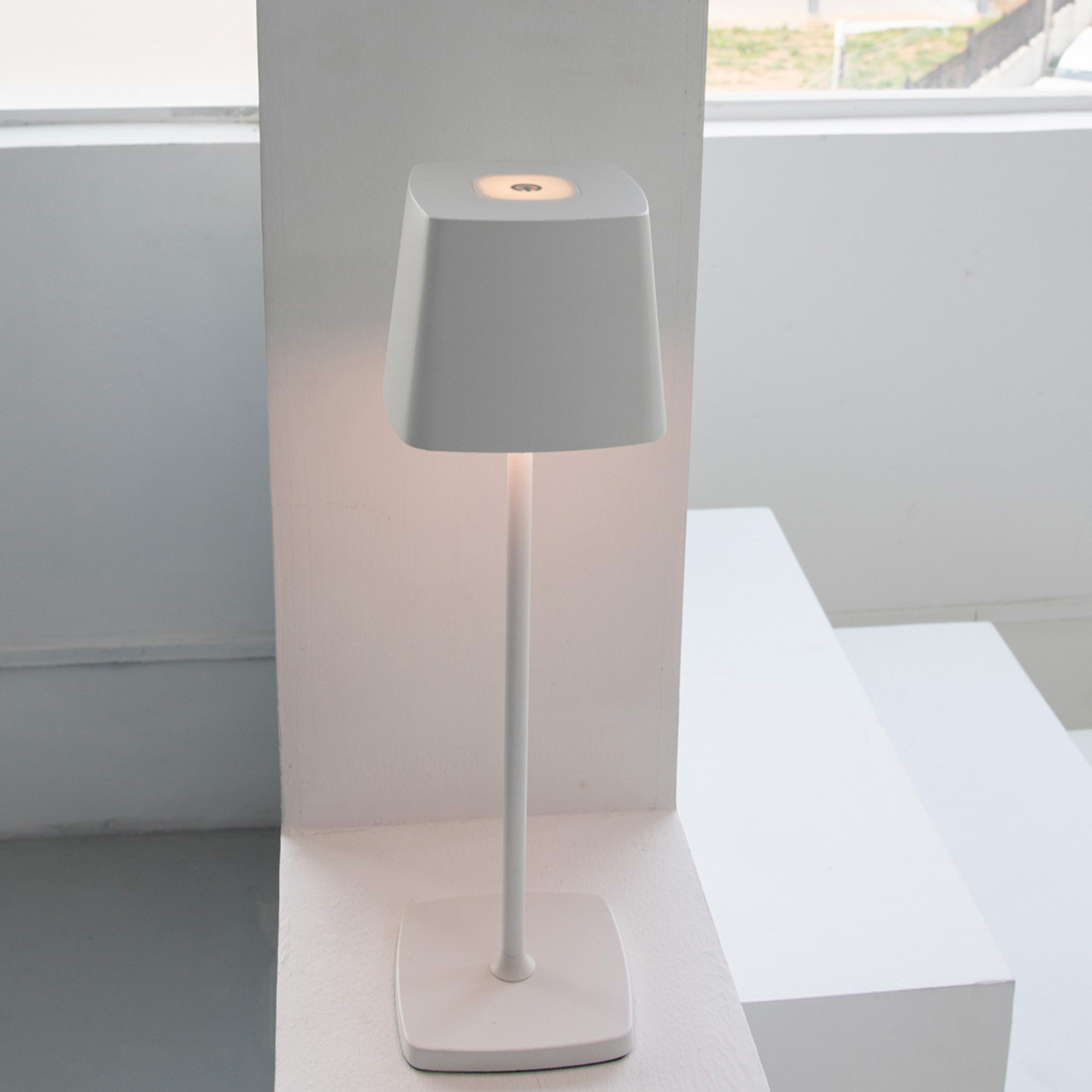 Bärbar Bordslampa med Flexibel Belysning